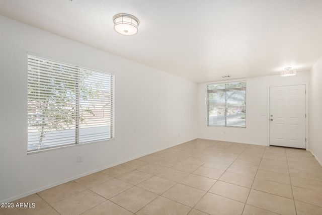 8617 W VOGEL Avenue, Peoria, AZ 85345