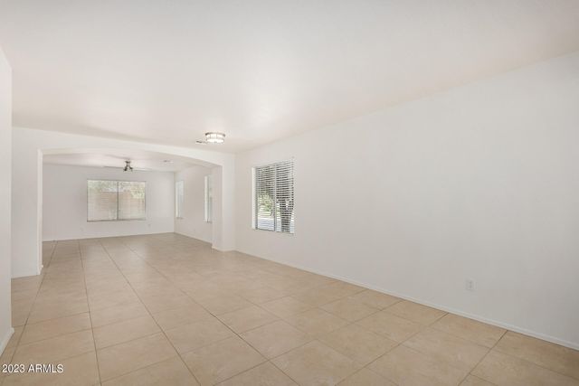 8617 W VOGEL Avenue, Peoria, AZ 85345