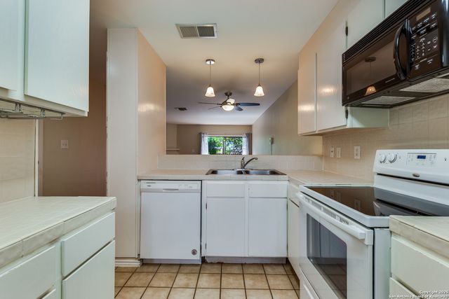 11815 Vance Jackson Rd Apt 1605, San Antonio, TX 78230