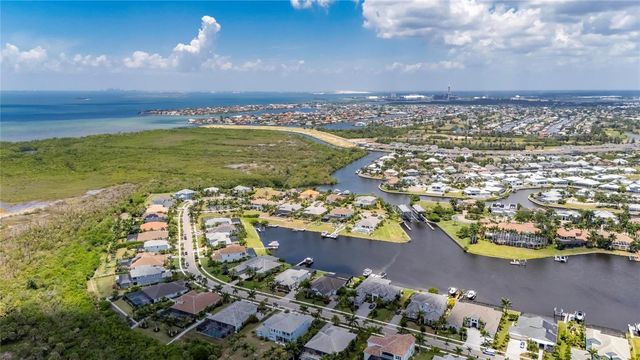 825 MANNS HARBOR DRIVE, Apollo Beach, FL 33572