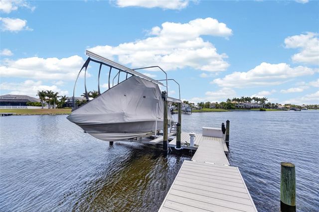 825 MANNS HARBOR DRIVE, Apollo Beach, FL 33572