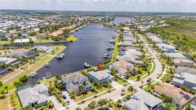 825 MANNS HARBOR DRIVE, Apollo Beach, FL 33572
