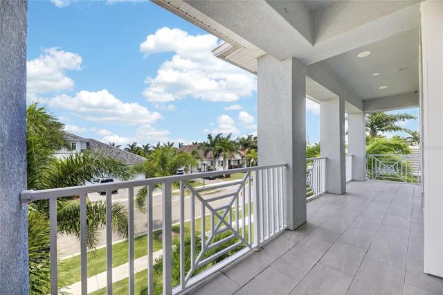 825 MANNS HARBOR DRIVE, Apollo Beach, FL 33572