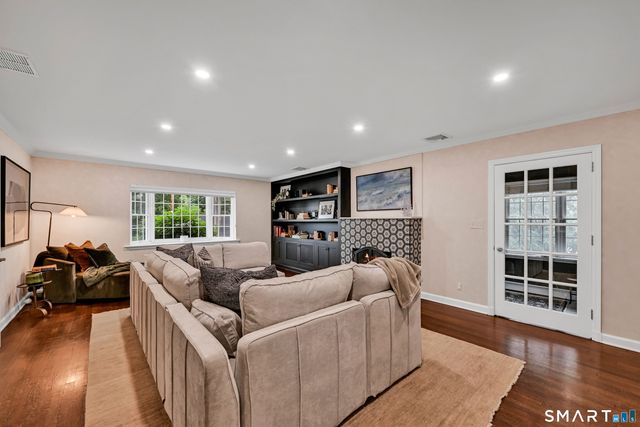 13 Hickory Drive, Greenwich, CT 06831