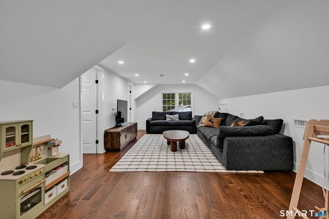 13 Hickory Drive, Greenwich, CT 06831