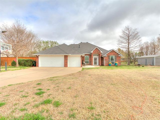 4949 Penn Place Place, Edmond, OK 73025