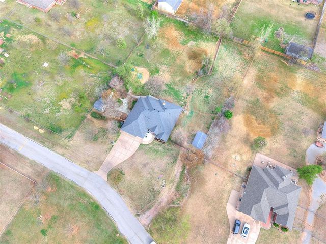 4949 Penn Place Place, Edmond, OK 73025