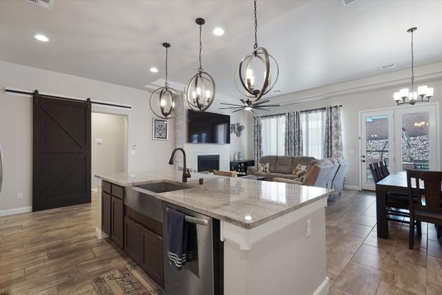 6917 Cleary Loop NE, Rio Rancho, NM 87144