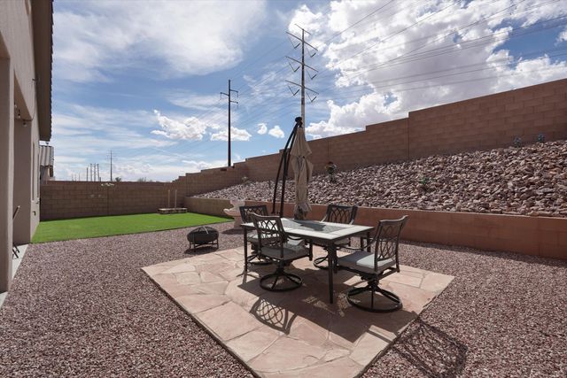 6917 Cleary Loop NE, Rio Rancho, NM 87144