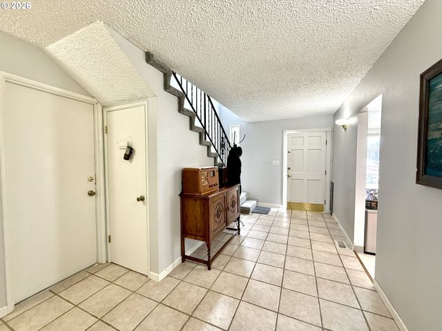 23173 Se HIGHWAY 212, Damascus, OR 97089