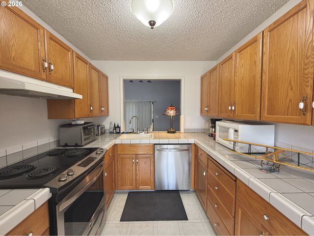 23173 Se HIGHWAY 212, Damascus, OR 97089