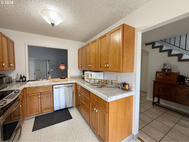 23173 Se HIGHWAY 212, Damascus, OR 97089