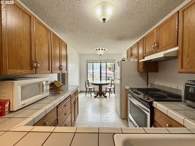 23173 Se HIGHWAY 212, Damascus, OR 97089