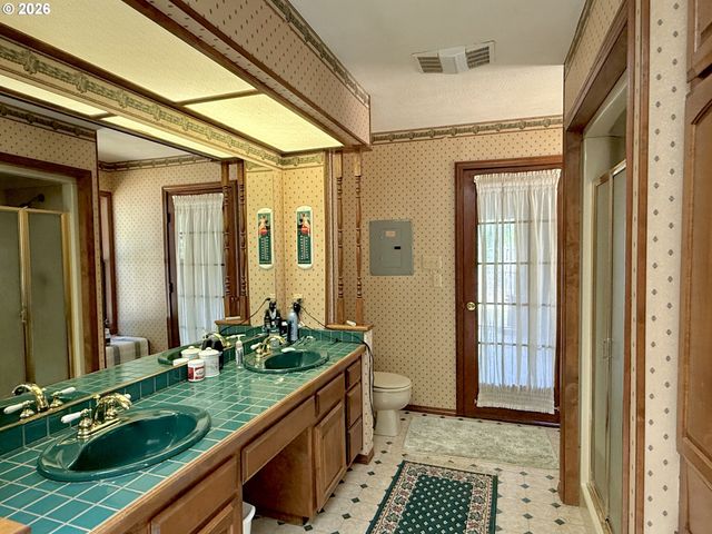 23173 Se HIGHWAY 212, Damascus, OR 97089