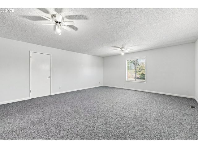 23173 Se HIGHWAY 212, Damascus, OR 97089