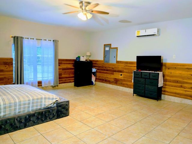 6719 Radcliffe Street, Houston, TX 77091