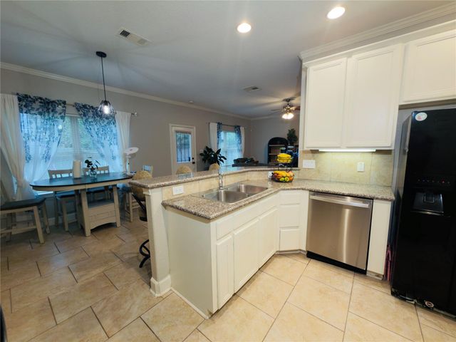 6719 Radcliffe Street, Houston, TX 77091
