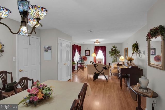 1411 CHAMI DR, Spring Grove, PA 17362