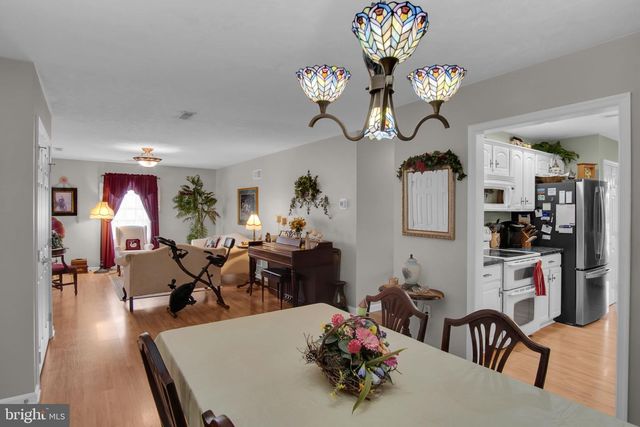 1411 CHAMI DR, Spring Grove, PA 17362