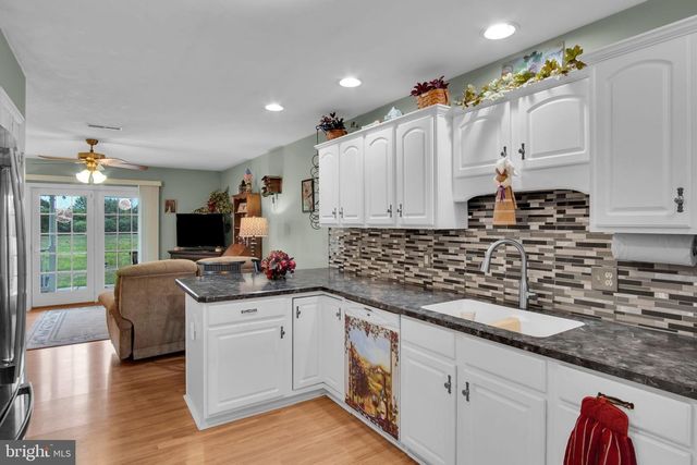 1411 CHAMI DR, Spring Grove, PA 17362