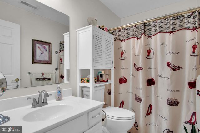 1411 CHAMI DR, Spring Grove, PA 17362
