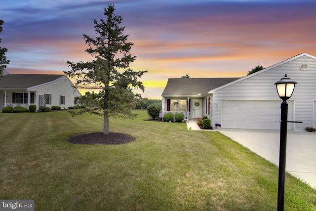 1411 CHAMI DR, Spring Grove, PA 17362