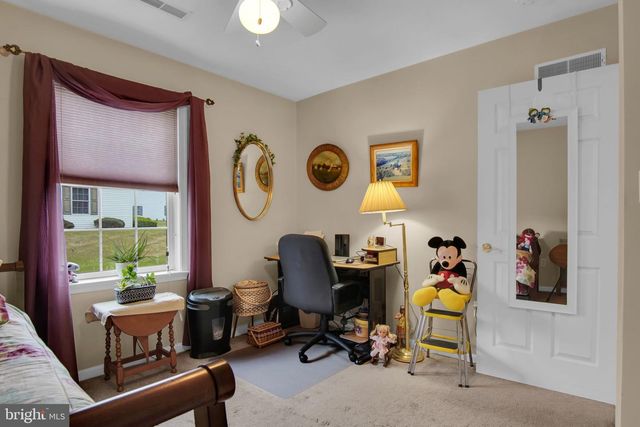 1411 CHAMI DR, Spring Grove, PA 17362