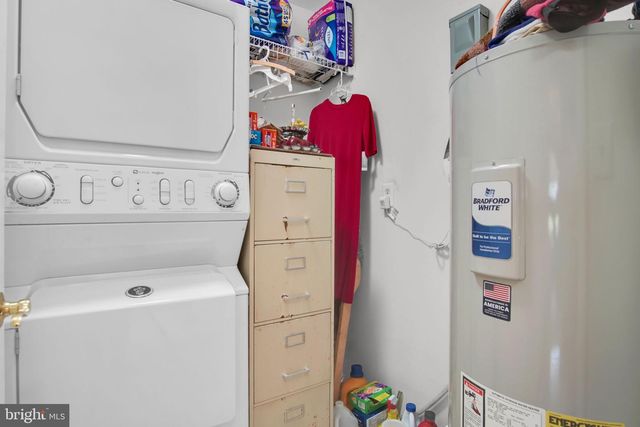 1411 CHAMI DR, Spring Grove, PA 17362