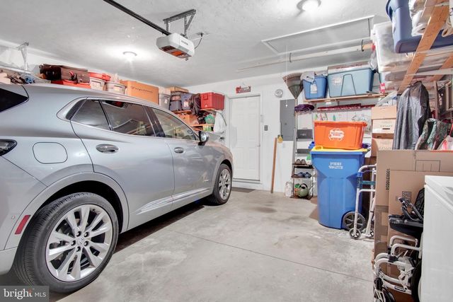 1411 CHAMI DR, Spring Grove, PA 17362