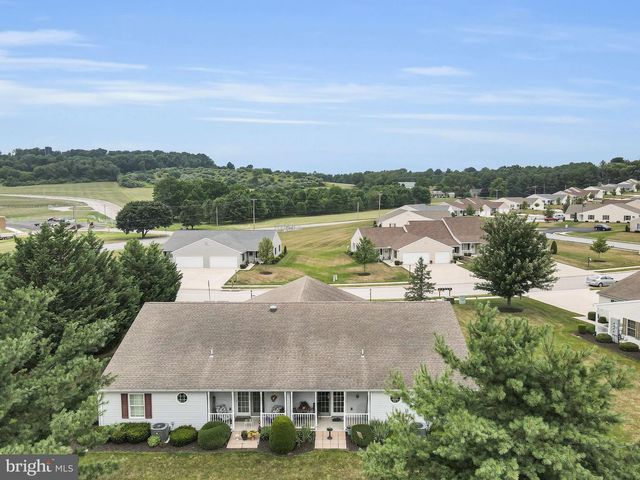 1411 CHAMI DR, Spring Grove, PA 17362