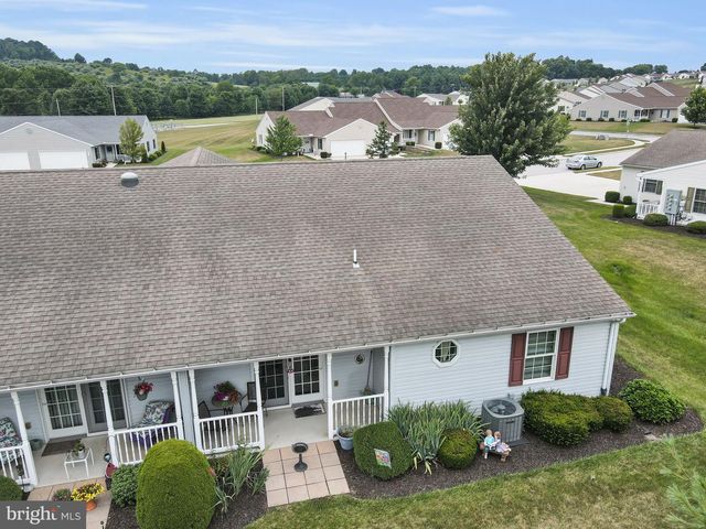 1411 CHAMI DR, Spring Grove, PA 17362