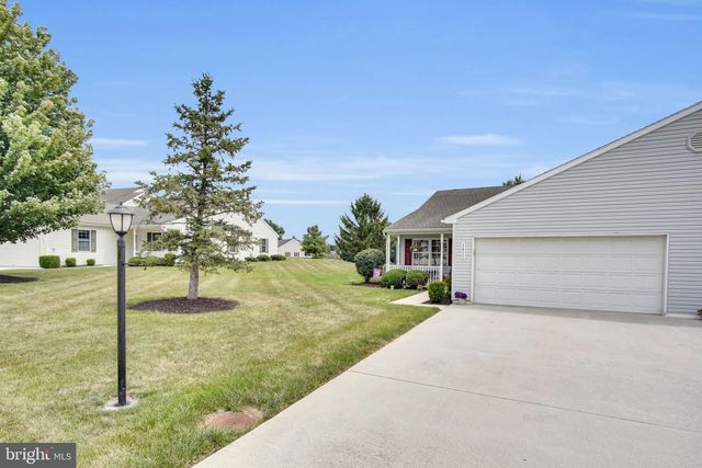 1411 CHAMI DR, Spring Grove, PA 17362