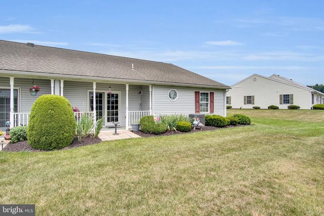 1411 CHAMI DR, Spring Grove, PA 17362