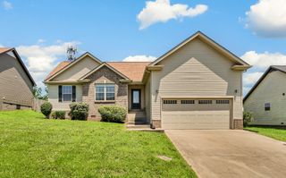 1037 Charles Thomas Dr, Clarksville, TN 37042