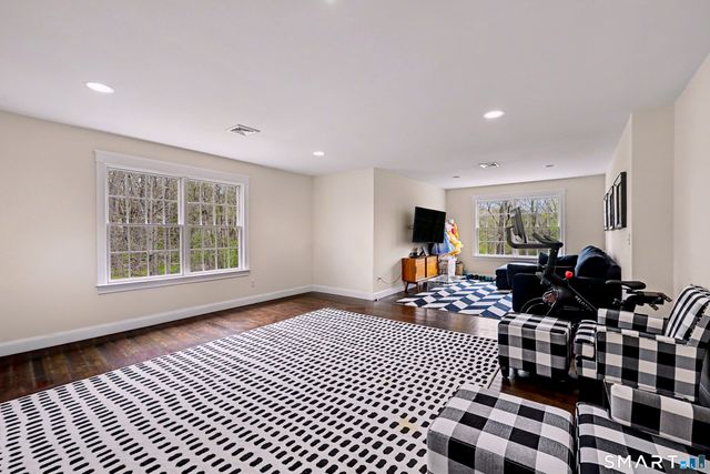 15 Still Hollow Place, Ridgefield, CT 06877