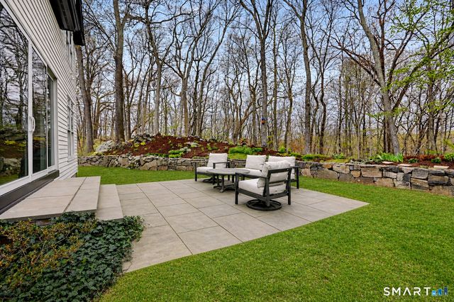 15 Still Hollow Place, Ridgefield, CT 06877