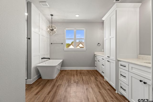 14533 Woodland Creek Dr, Tyler, TX 75706