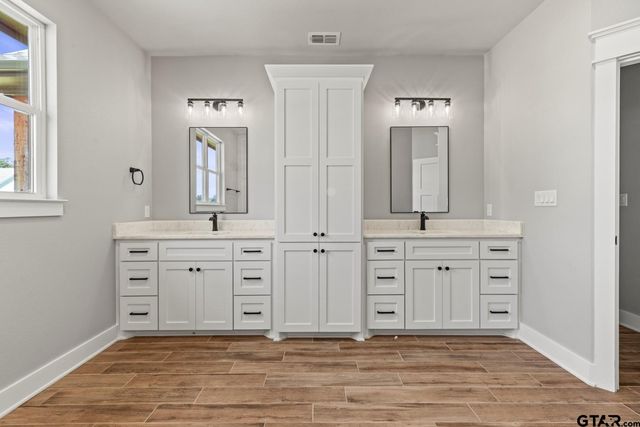 14533 Woodland Creek Dr, Tyler, TX 75706