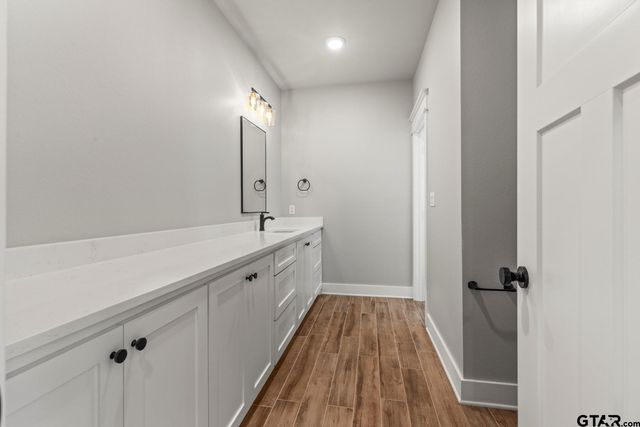 14533 Woodland Creek Dr, Tyler, TX 75706