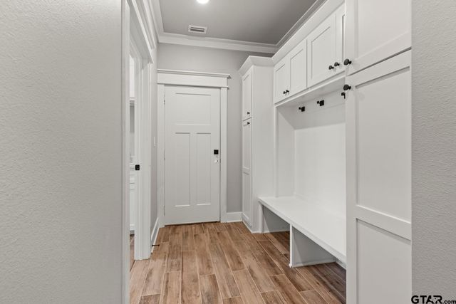 14533 Woodland Creek Dr, Tyler, TX 75706