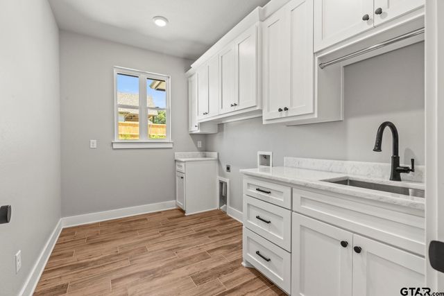 14533 Woodland Creek Dr, Tyler, TX 75706