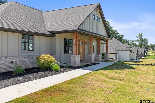 14533 Woodland Creek Dr, Tyler, TX 75706