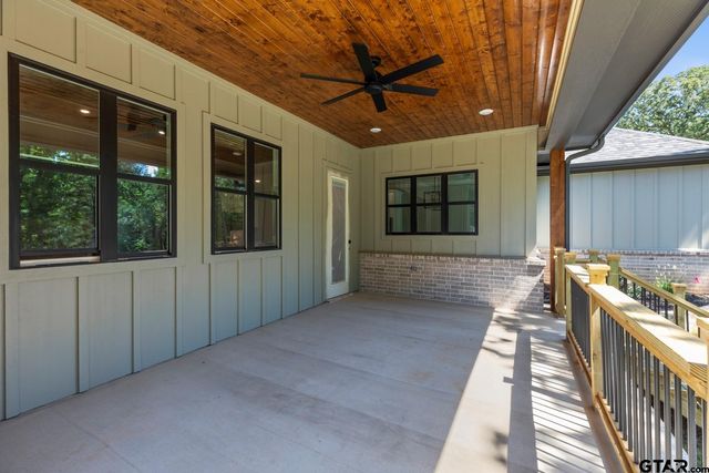 14533 Woodland Creek Dr, Tyler, TX 75706