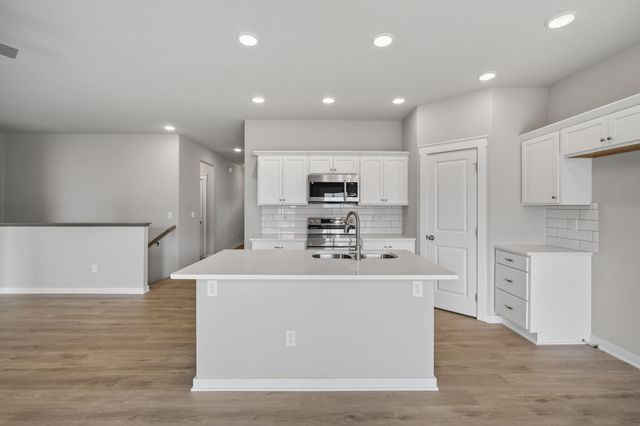 570 SE Hollow Court, West Des Moines, IA 50265