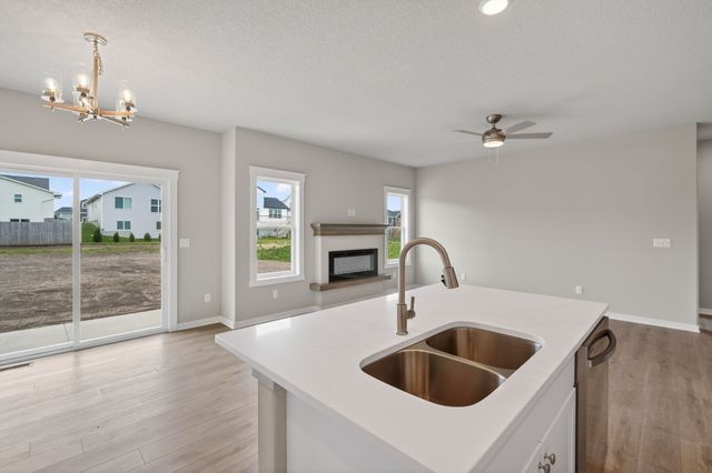 570 SE Hollow Court, West Des Moines, IA 50265