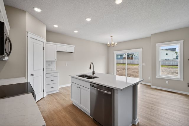 570 SE Hollow Court, West Des Moines, IA 50265