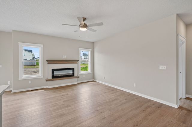 570 SE Hollow Court, West Des Moines, IA 50265