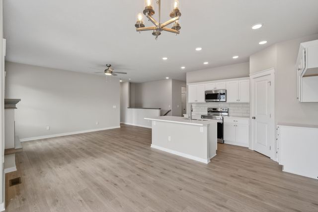 570 SE Hollow Court, West Des Moines, IA 50265