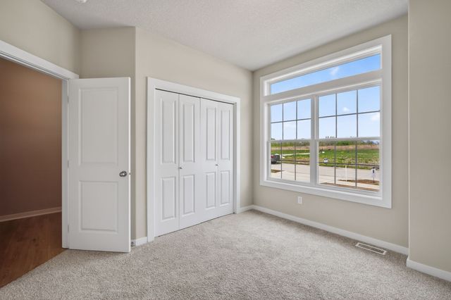 570 SE Hollow Court, West Des Moines, IA 50265