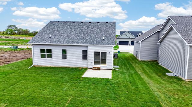 570 SE Hollow Court, West Des Moines, IA 50265